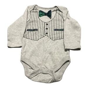 𝅺CHICK Pea Grey Suit and Tie Body Suit Size 3 to 6 months